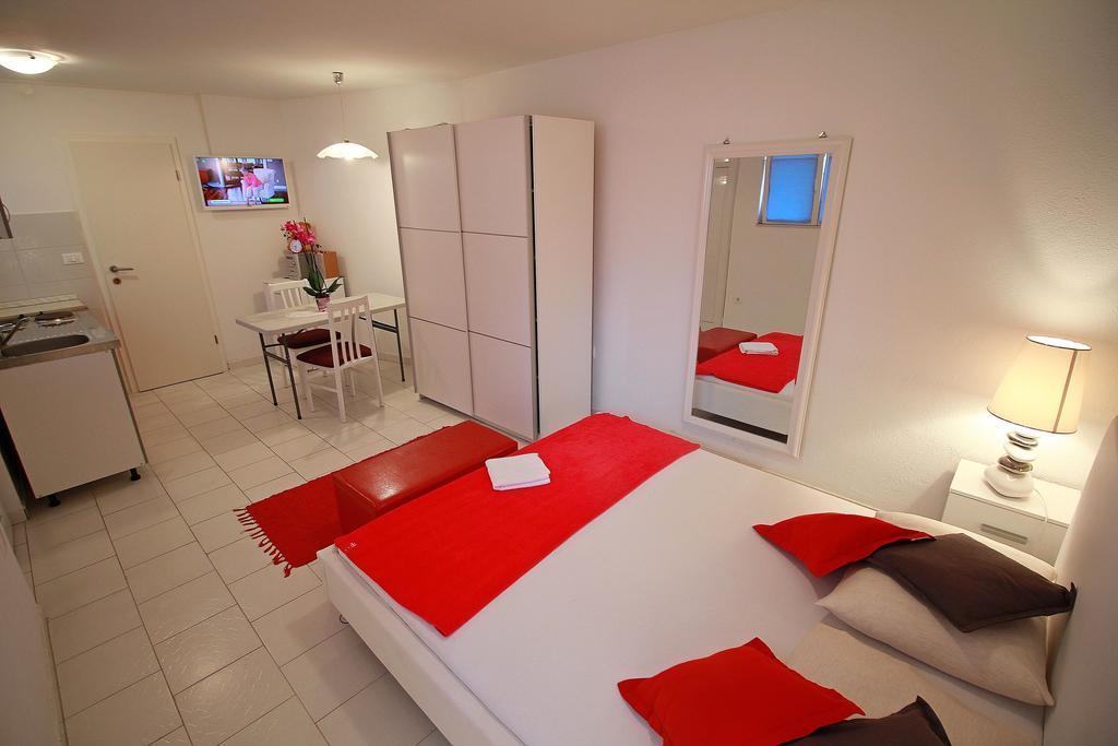Apartments Luna Makarska Exteriör bild